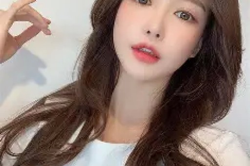 斗鱼女主播忘关摄像头私密画面流出！虚假人设彻底翻车